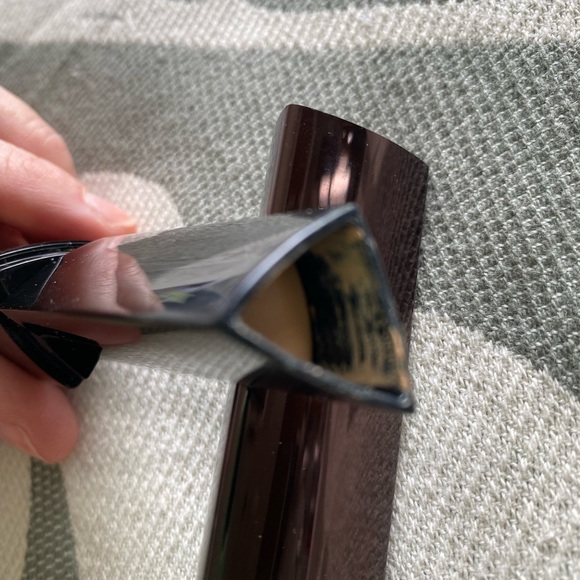 Hourglass Foundation in Shade Buff - Picture 4 of 5